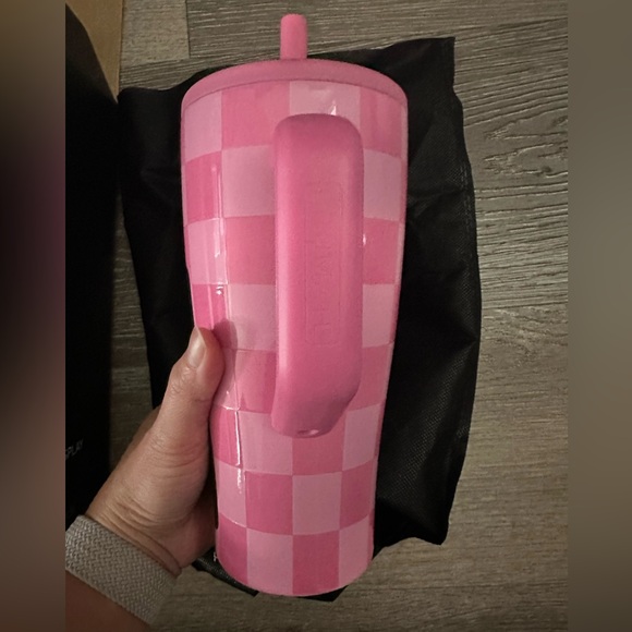 Brumate Pink Checkered Era 30oz (Limited Edition) w/Magnetic Straw Cover - Picture 4 of 8